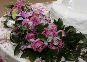 Astromélia e rosa lilas